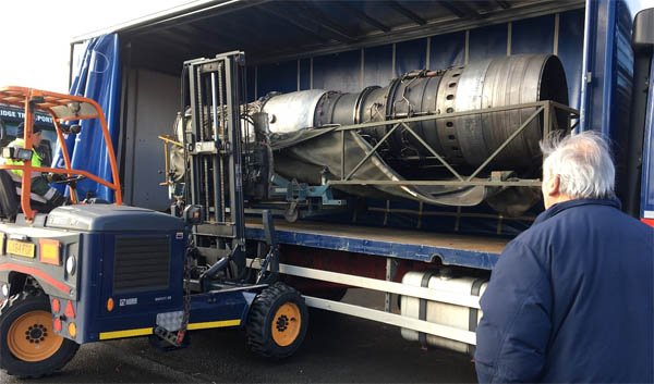Arthur-Spriggs-unloading-Spey